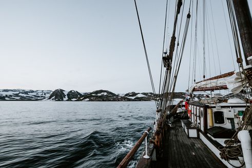 Reasons you need to get the liveaboard travel package someday