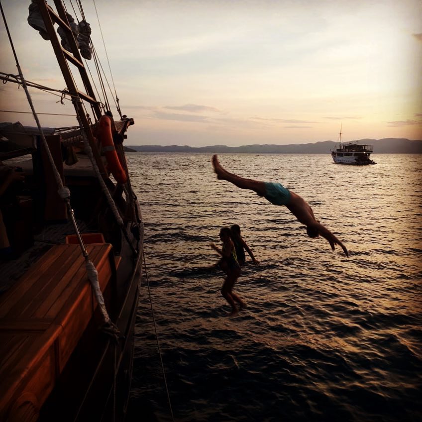 Seeking for a Thrill? Try Diving from Komodo Liveaboard!